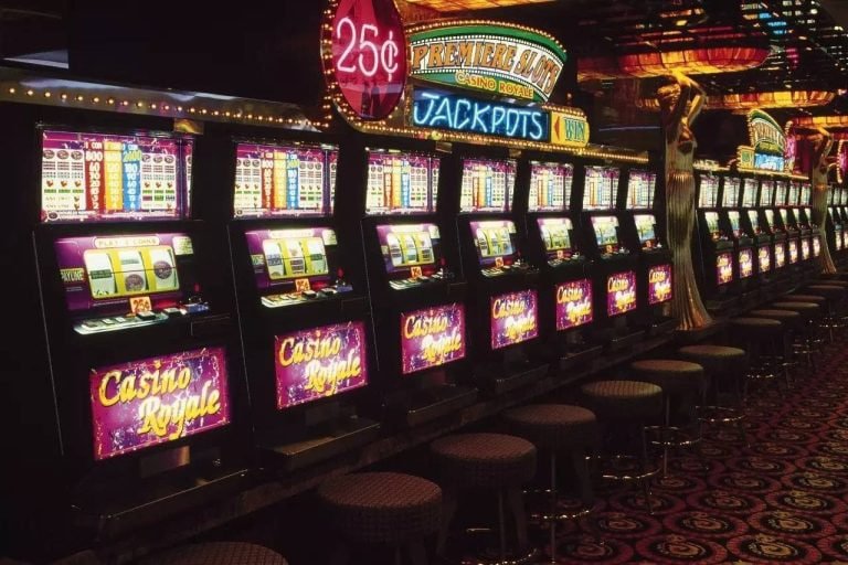 pgjl live casino baccarat table with real dealer Philippines